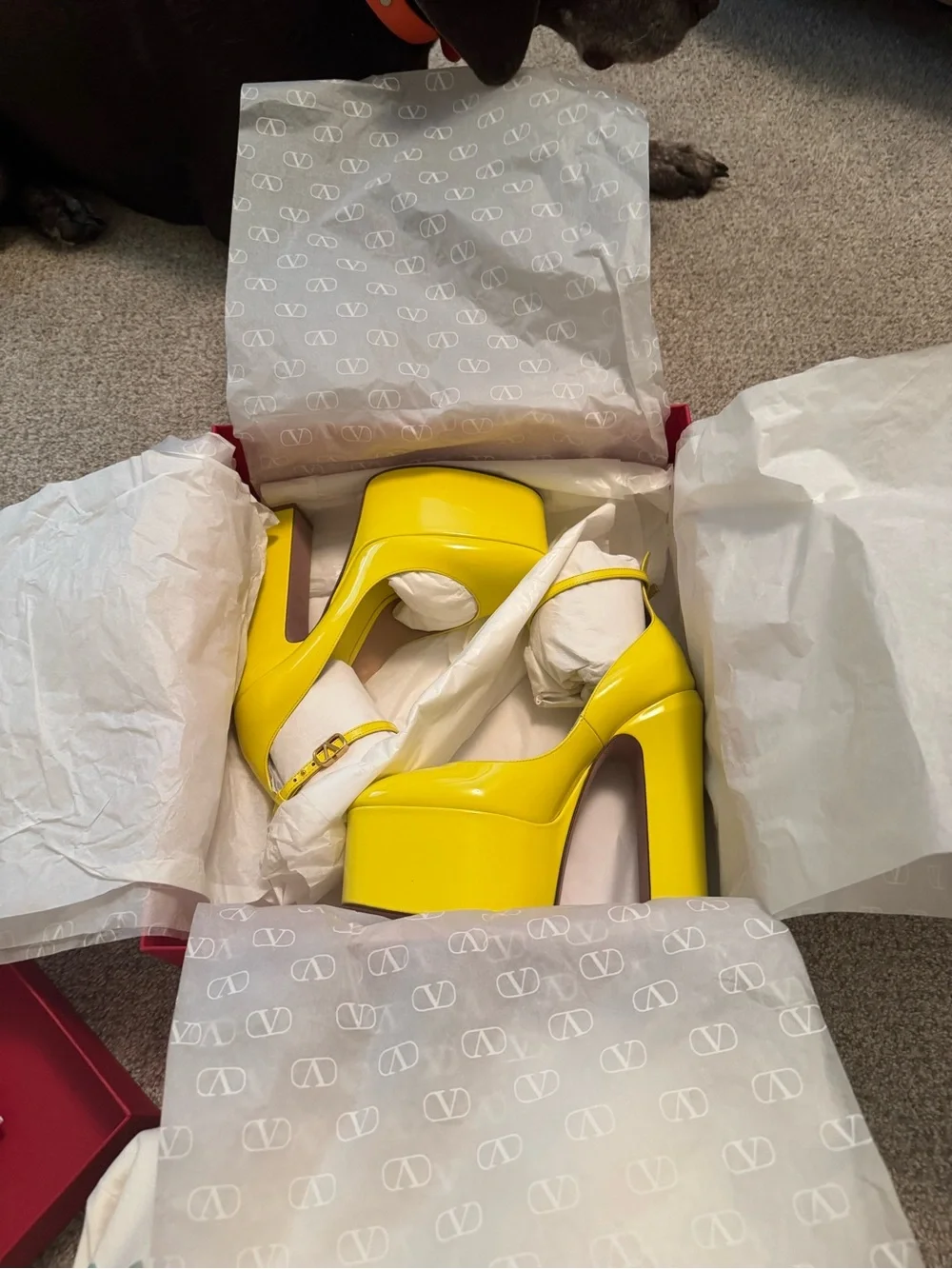 Valentino Garavani Tan-Go 155 Patent Leather Platform Pumps in Yellow